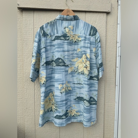TOMMY BAHAMA Hawaiian Shirt Short Sleeve Sz. L Cotton & Rayon Floral Vintage - Picture 3 of 6